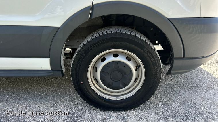 image for item ET3283 2018 Ford Transit 250 van