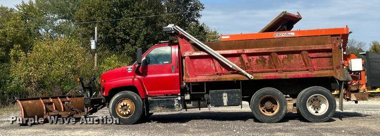 image for item ET3374 2005 Chevrolet C8500 dump truck