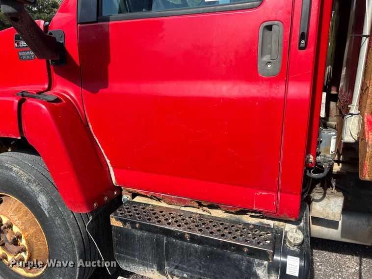image for item ET3374 2005 Chevrolet C8500 dump truck