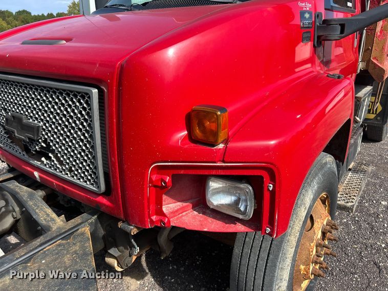 image for item ET3374 2005 Chevrolet C8500 dump truck