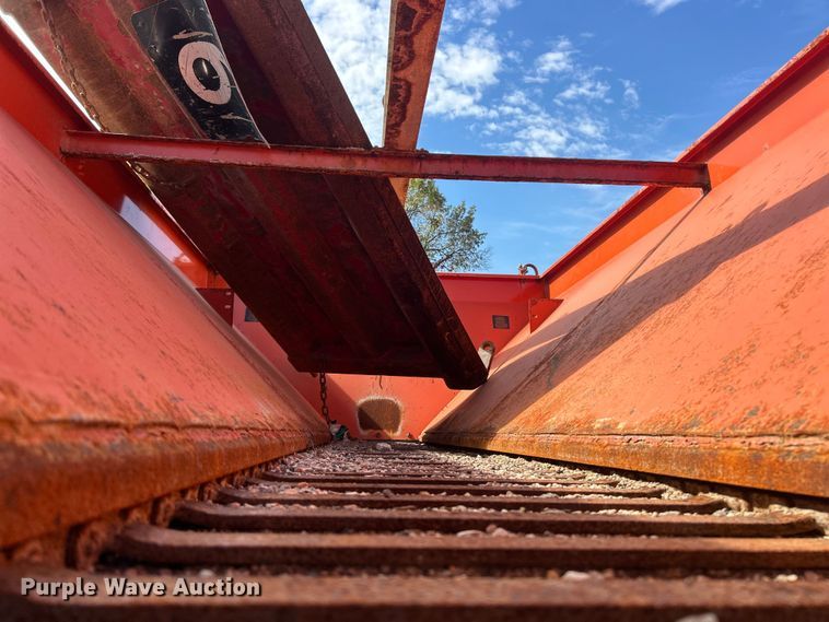 image for item ET3374 2005 Chevrolet C8500 dump truck