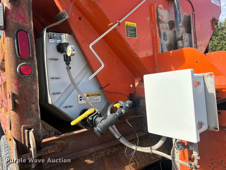 image for item ET3374 2005 Chevrolet C8500 dump truck