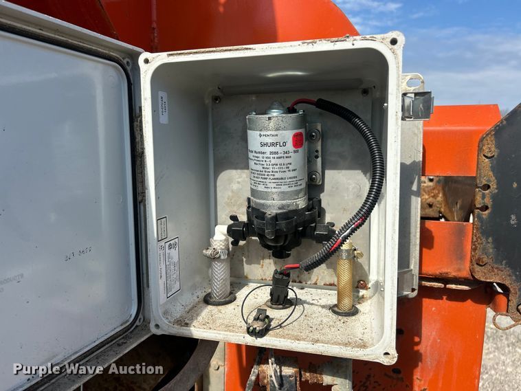 image for item ET3374 2005 Chevrolet C8500 dump truck