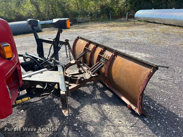 image for item ET3374 2005 Chevrolet C8500 dump truck