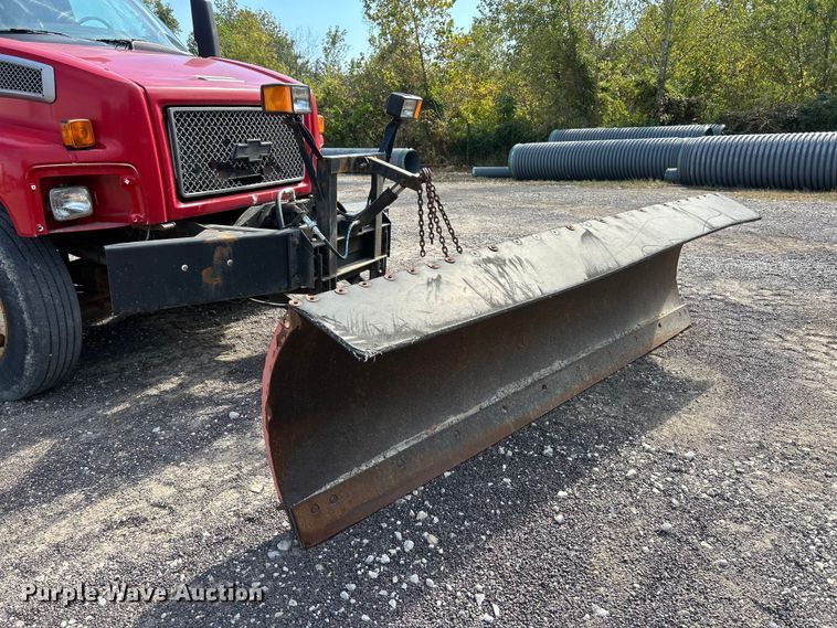 image for item ET3374 2005 Chevrolet C8500 dump truck