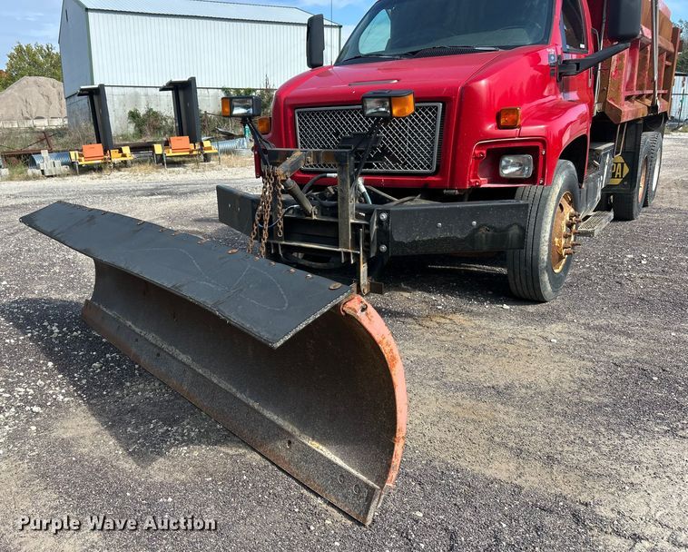 image for item ET3374 2005 Chevrolet C8500 dump truck