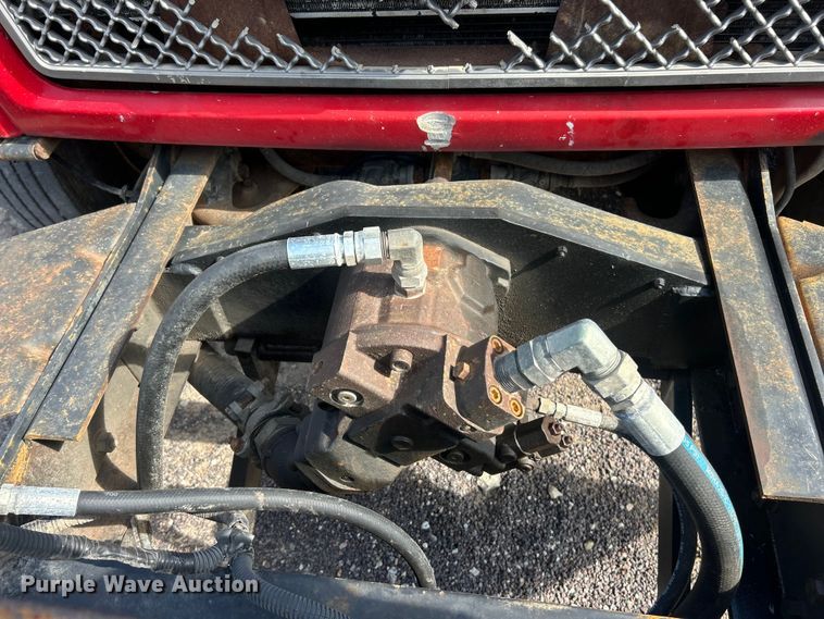 image for item ET3374 2005 Chevrolet C8500 dump truck