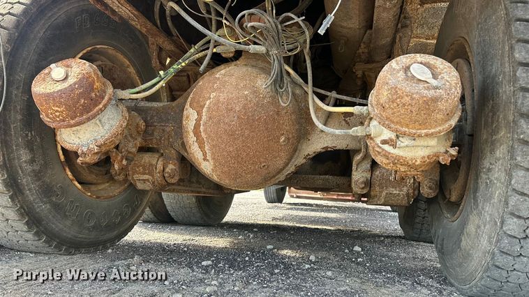 image for item ET3374 2005 Chevrolet C8500 dump truck