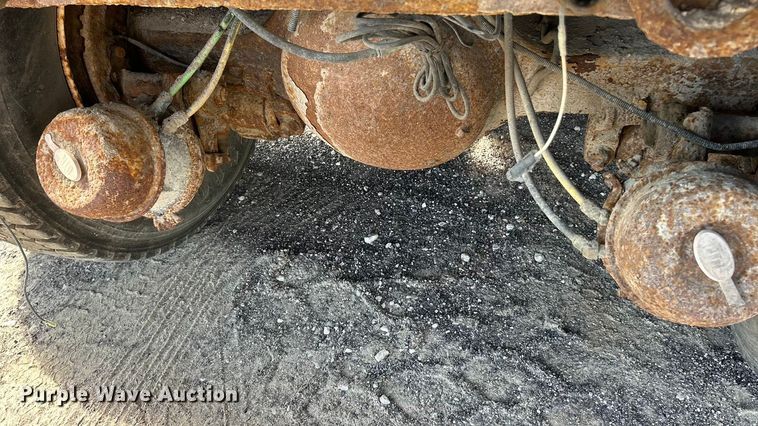 image for item ET3374 2005 Chevrolet C8500 dump truck