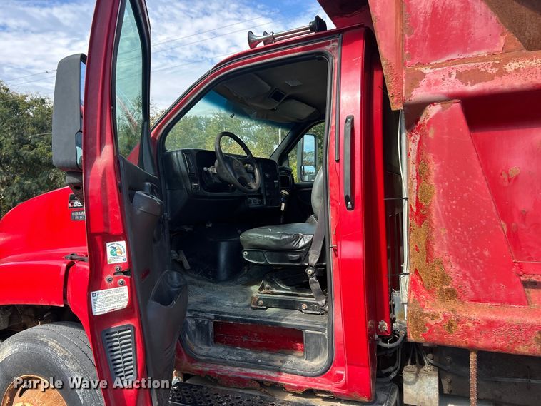 image for item ET3374 2005 Chevrolet C8500 dump truck