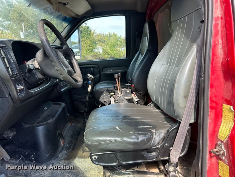 image for item ET3374 2005 Chevrolet C8500 dump truck