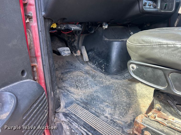 image for item ET3374 2005 Chevrolet C8500 dump truck