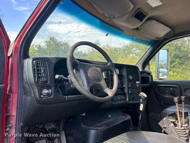 image for item ET3374 2005 Chevrolet C8500 dump truck