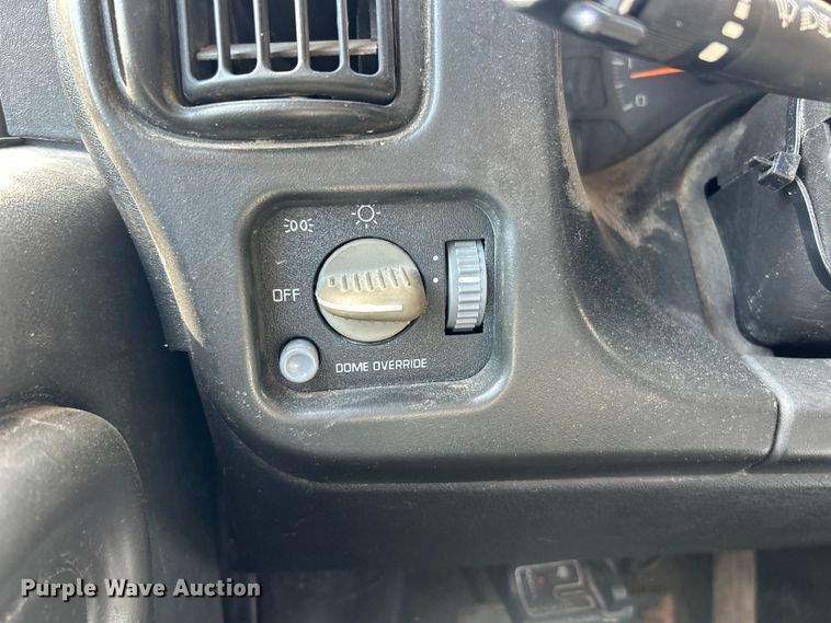 image for item ET3374 2005 Chevrolet C8500 dump truck