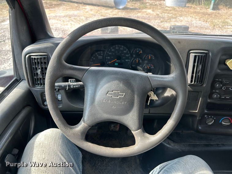 image for item ET3374 2005 Chevrolet C8500 dump truck