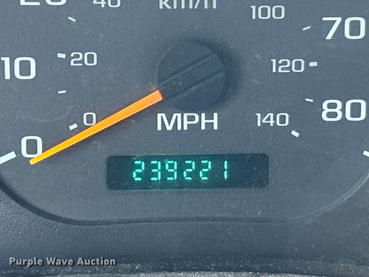 image for item ET3374 2005 Chevrolet C8500 dump truck