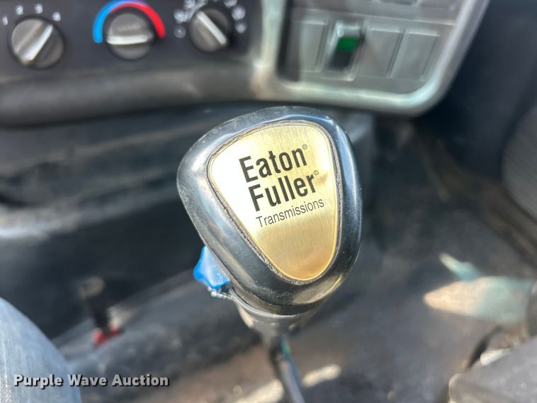 image for item ET3374 2005 Chevrolet C8500 dump truck