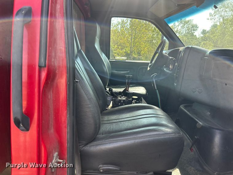 image for item ET3374 2005 Chevrolet C8500 dump truck