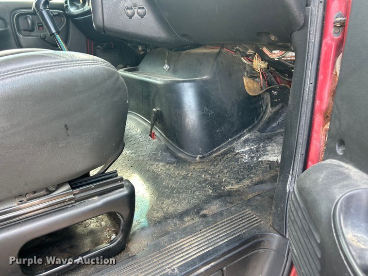 image for item ET3374 2005 Chevrolet C8500 dump truck