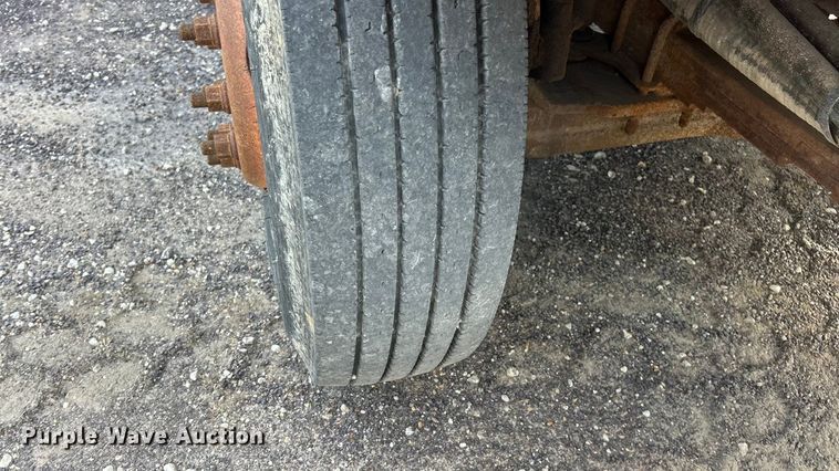 image for item ET3374 2005 Chevrolet C8500 dump truck