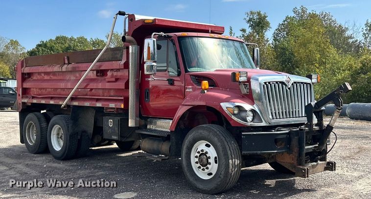 image for item ET3375 2010 International SF525 dump truck