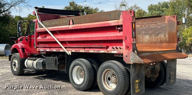 image for item ET3375 2010 International SF525 dump truck