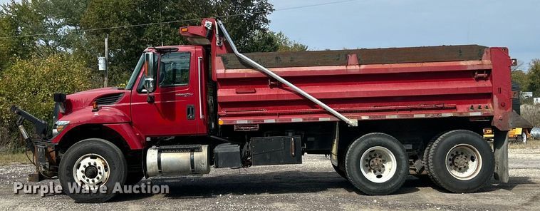 image for item ET3375 2010 International SF525 dump truck