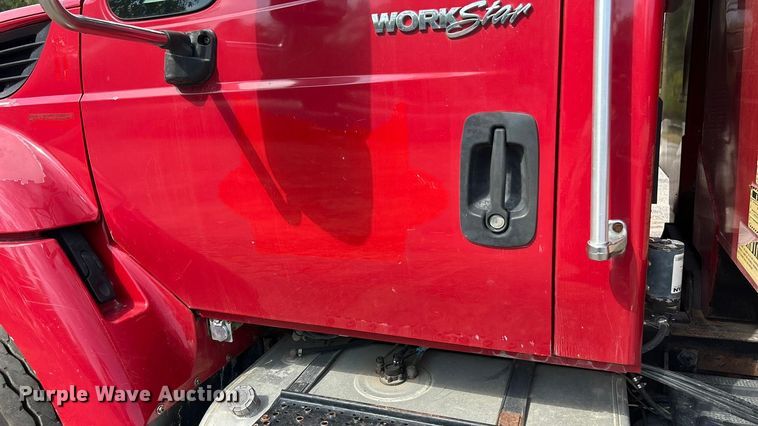 image for item ET3375 2010 International SF525 dump truck