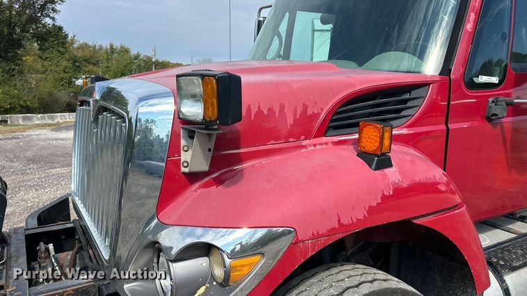 image for item ET3375 2010 International SF525 dump truck