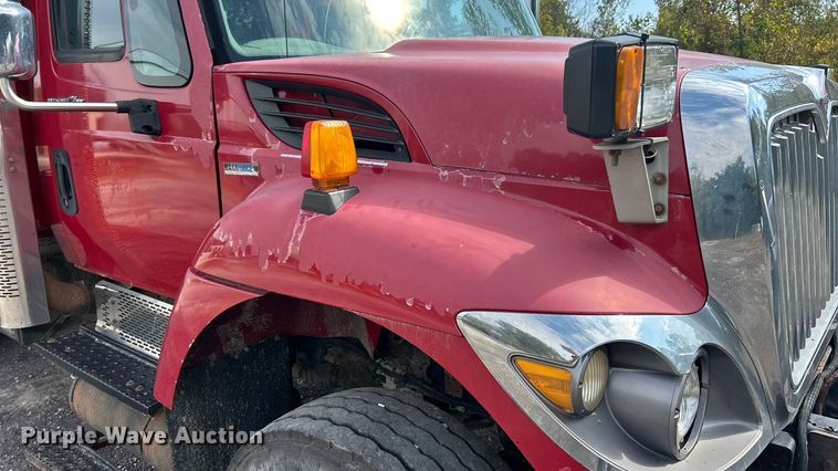 image for item ET3375 2010 International SF525 dump truck