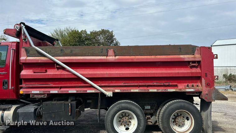 image for item ET3375 2010 International SF525 dump truck