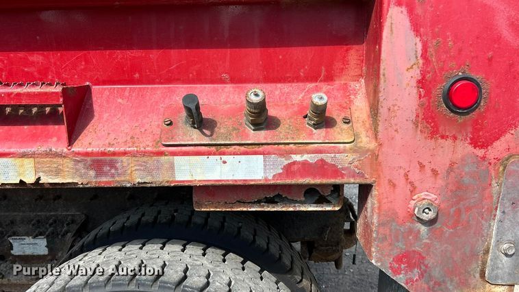 image for item ET3375 2010 International SF525 dump truck