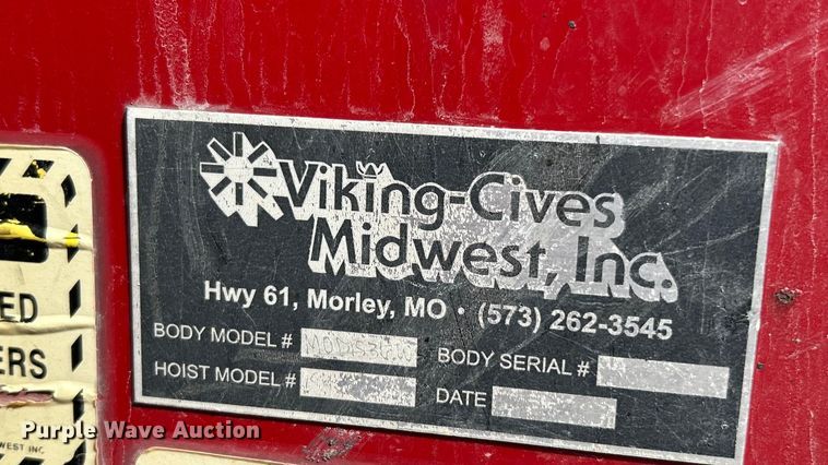 image for item ET3375 2010 International SF525 dump truck