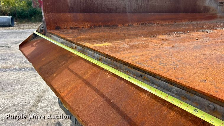 image for item ET3375 2010 International SF525 dump truck