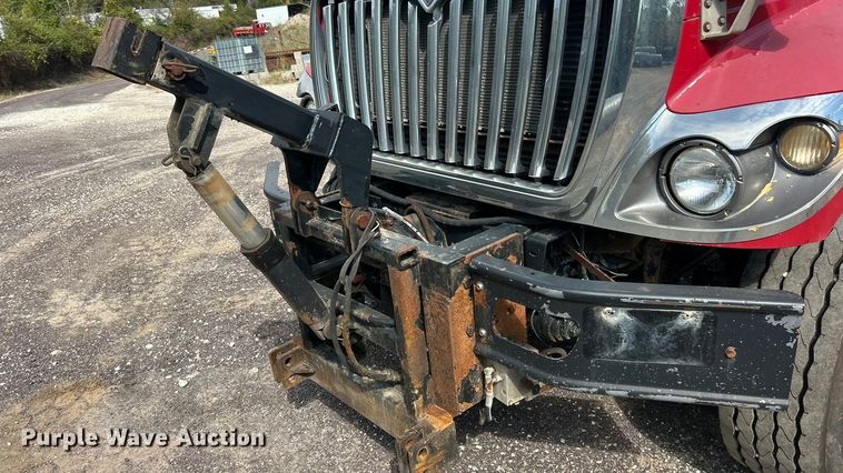 image for item ET3375 2010 International SF525 dump truck