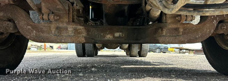 image for item ET3375 2010 International SF525 dump truck