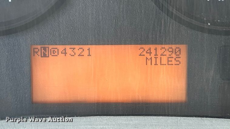 image for item ET3375 2010 International SF525 dump truck