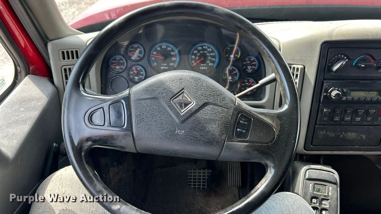 image for item ET3375 2010 International SF525 dump truck