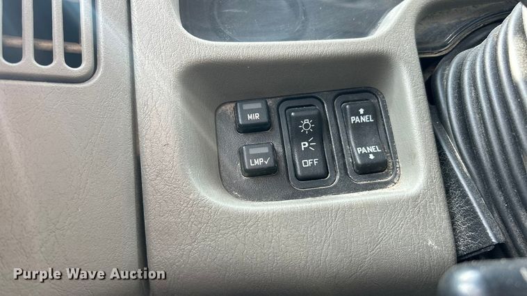 image for item ET3375 2010 International SF525 dump truck