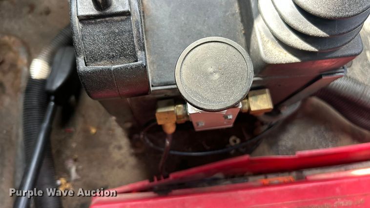 image for item ET3375 2010 International SF525 dump truck