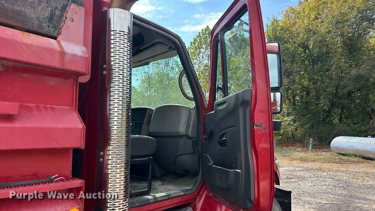 image for item ET3375 2010 International SF525 dump truck