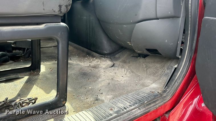 image for item ET3375 2010 International SF525 dump truck