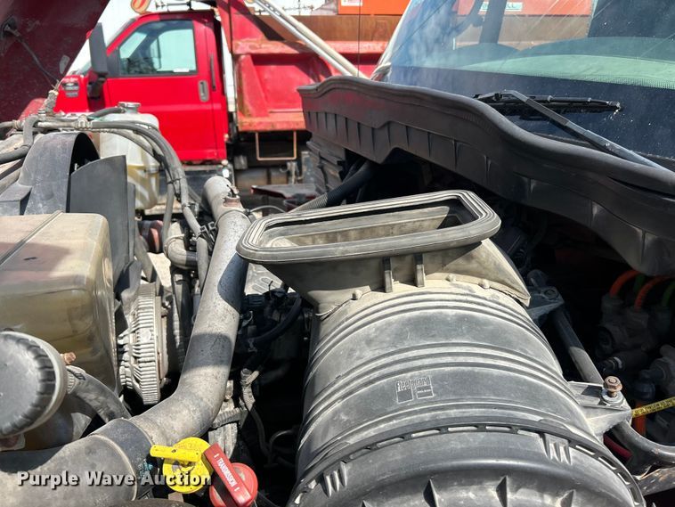 image for item ET3375 2010 International SF525 dump truck