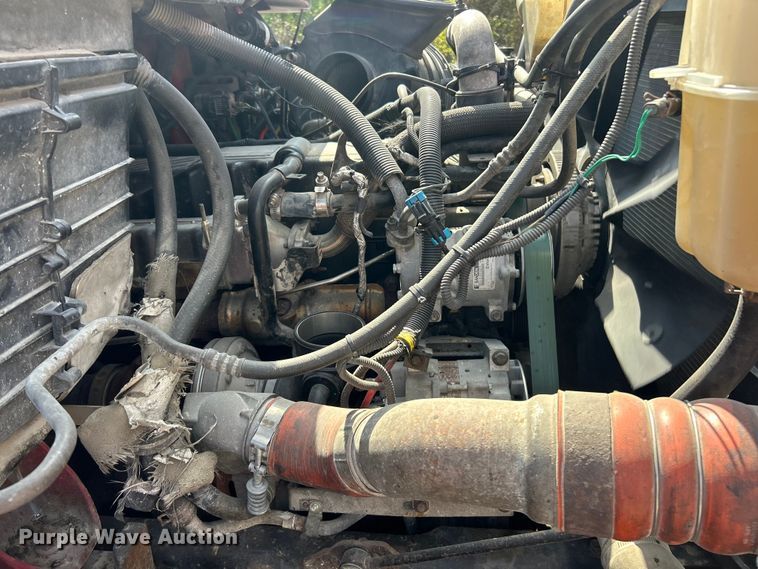 image for item ET3375 2010 International SF525 dump truck