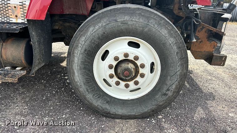 image for item ET3375 2010 International SF525 dump truck