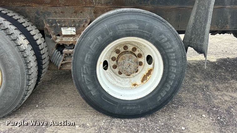 image for item ET3375 2010 International SF525 dump truck