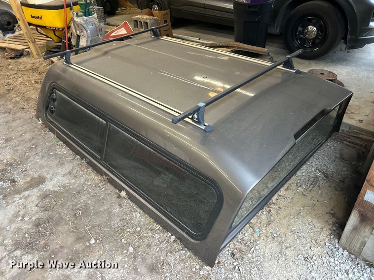 image for item ET3379 Leer pickup topper