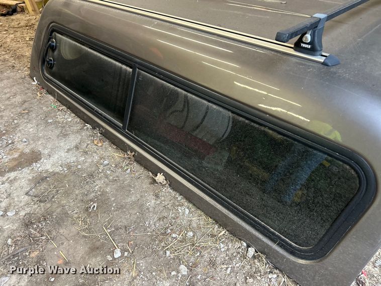 image for item ET3379 Leer pickup topper