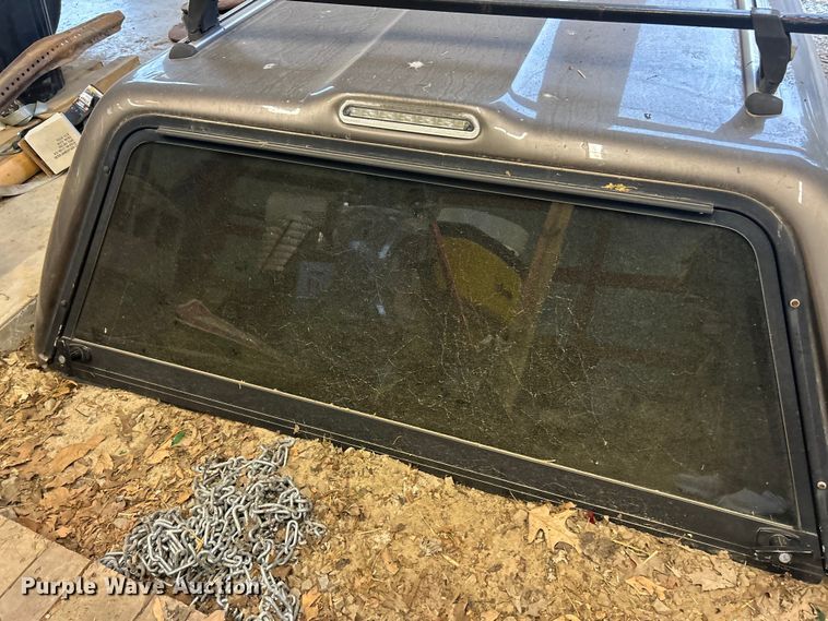 image for item ET3379 Leer pickup topper