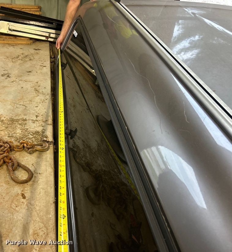 image for item ET3379 Leer pickup topper